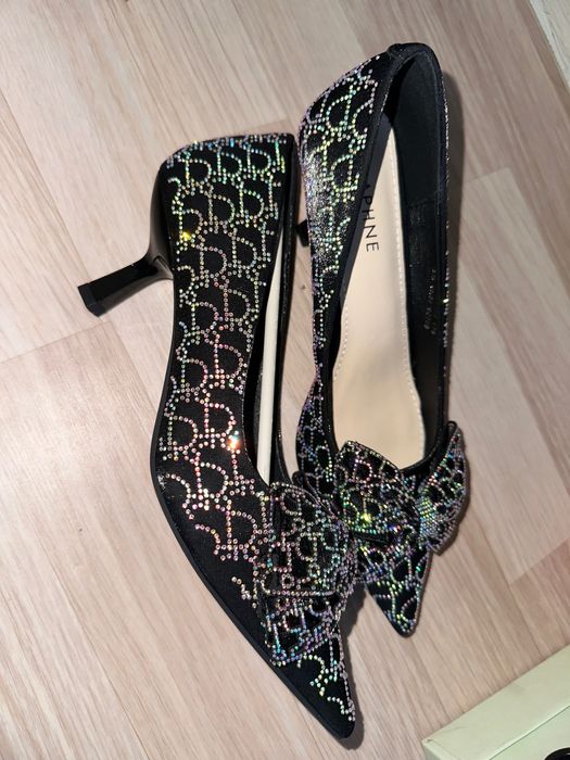 Продам новые туфли