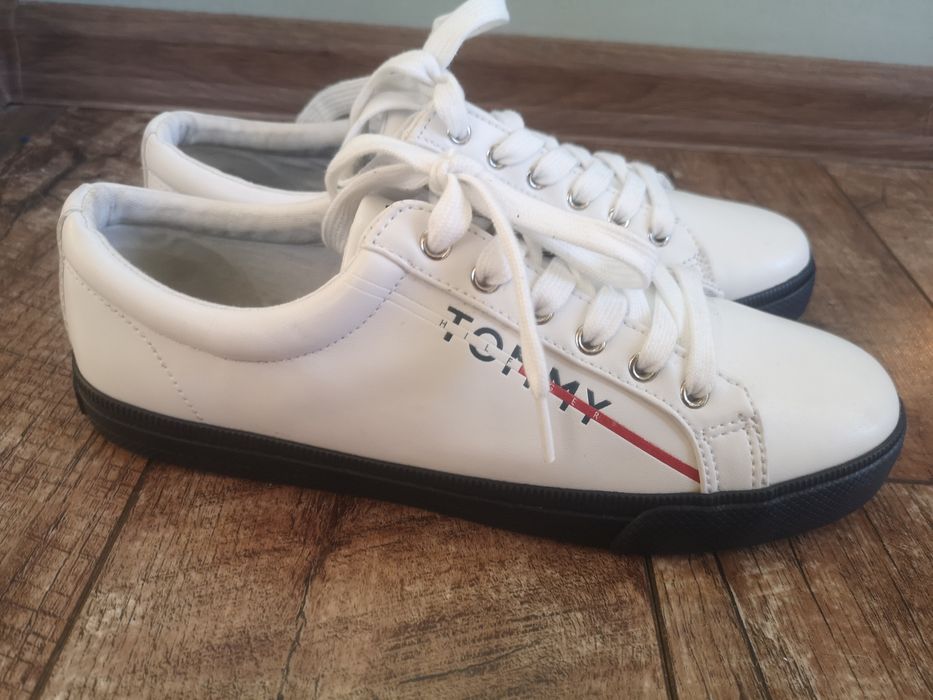 Tommy Hilfiger, нови кецове, номер 40