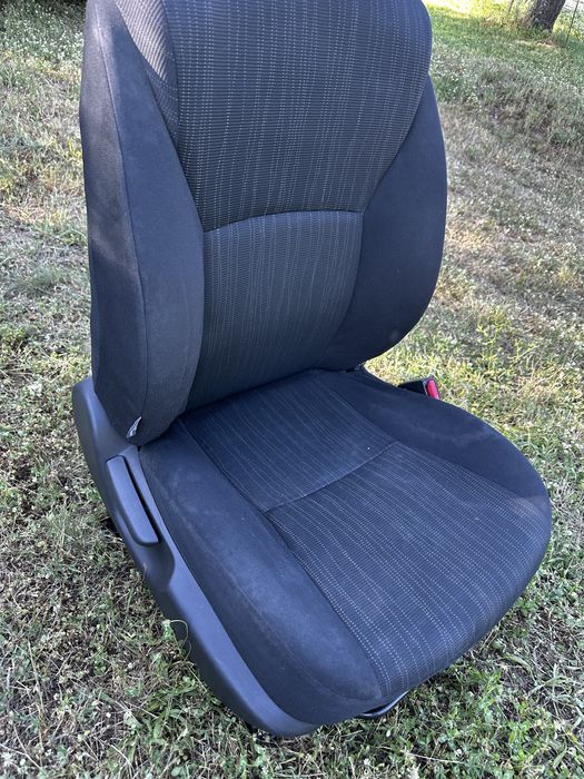 Седалки от Toyota Auris