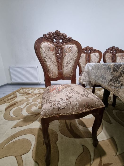 Стол ва 12 стул зур холатта янгидай