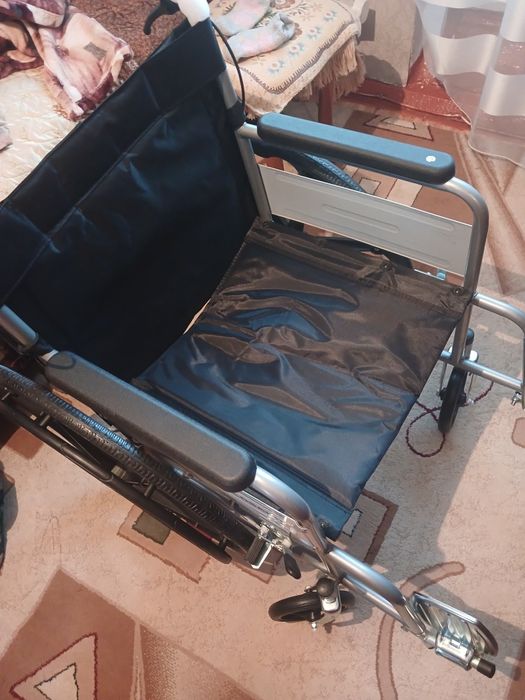 Кресло-коляска в отличном состоянии