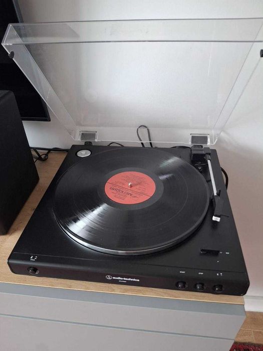 pick -up instrument muzica si 2 boxe aproape nou ansamblul