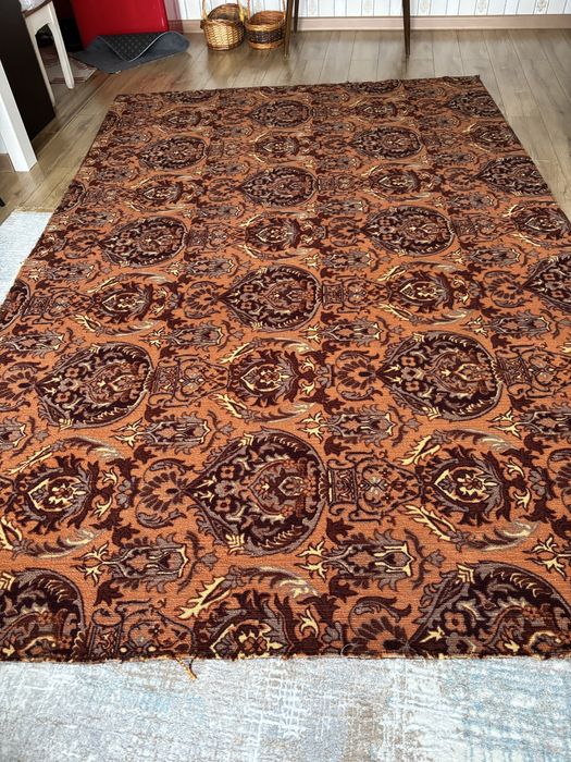 Палас  в хорошем состоянии