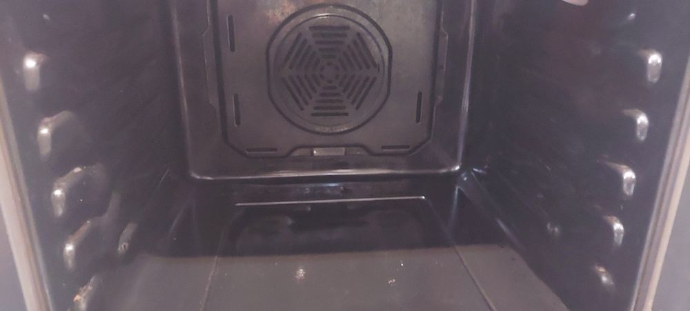 Готварска печка с керамичен плот!