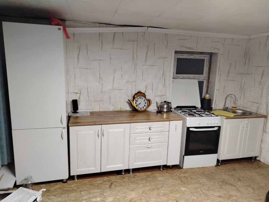 Продам кухонный мебель с газплитой