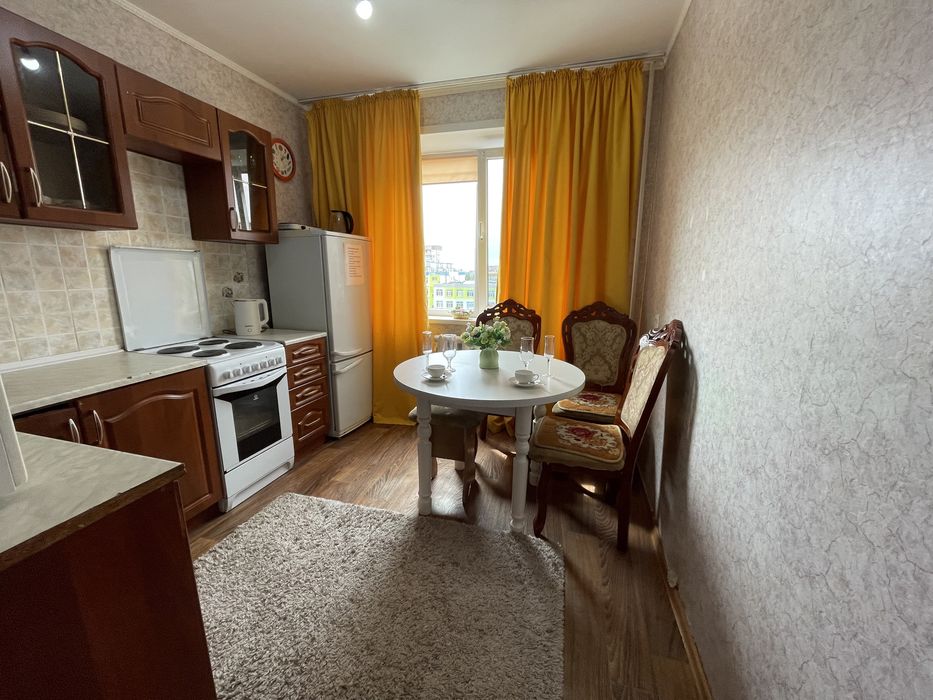 Продам стол круглый