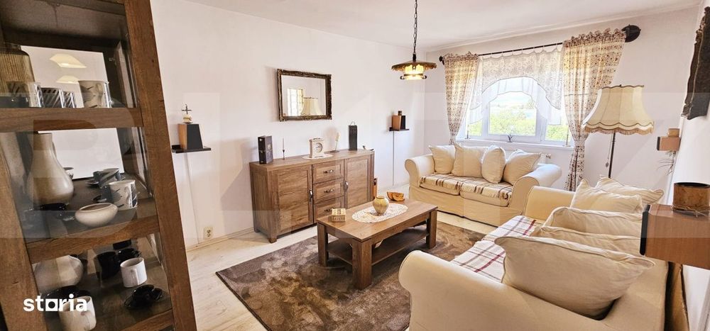 Apartament cu 3 camere, decomandat, str.Mikes Kelemen