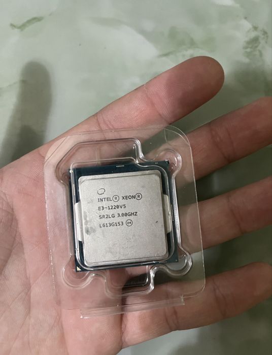 Intel Xeon E3-1220 V5
