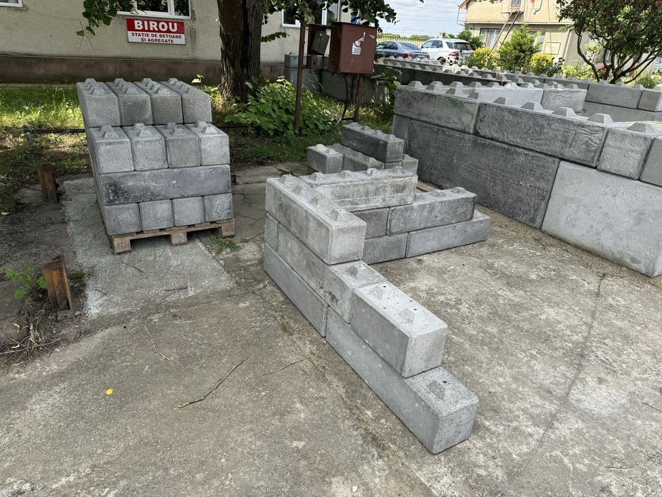 Blocuri de beton tip lego
