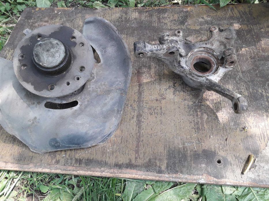 Цапфа кулак Мерседес фольксваген