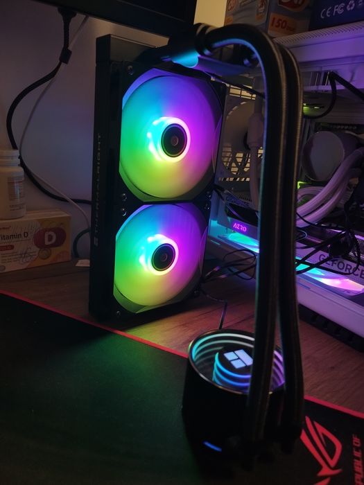 Thermalright Frozen Notte 240 Black ARGB, cooler AIO 240 mm, Kit AMD lipsă