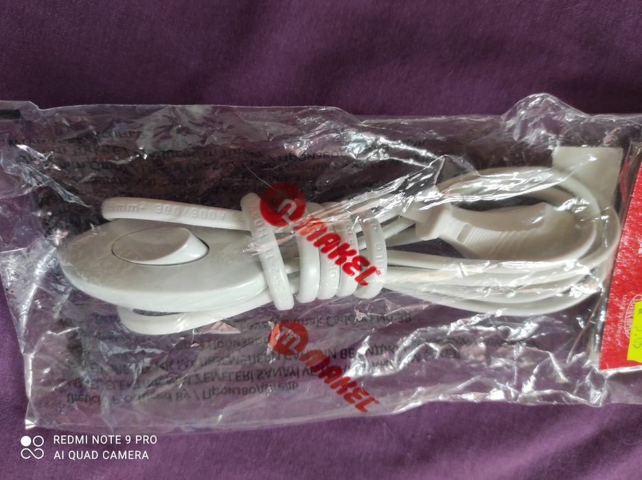 Кабел с прекъсвач и щепсел