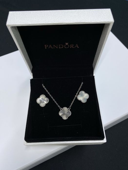 Подарки на 8 марта Пандора