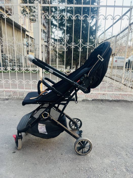 Срочноо!!! Продам прогулочный коляску baobaohao, с перекидной ручкой
