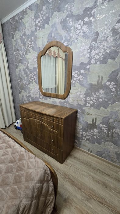 Продаётся спальный гарнитур