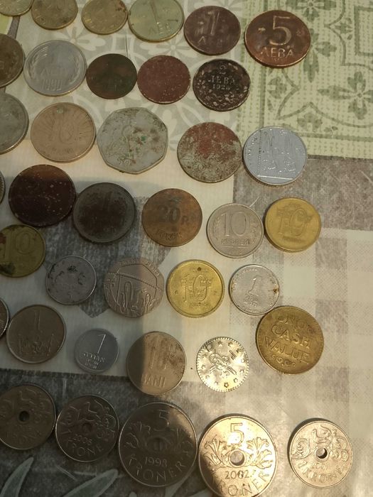 Продавам монети различни години