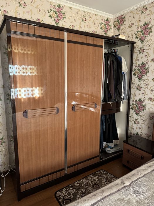 Продам спальный гарнитур