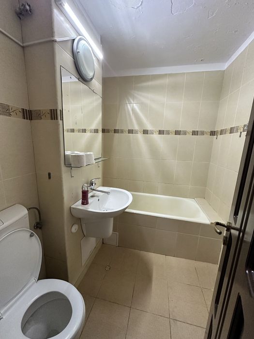 Pf inchiriez ap cu 3 camere decomandate 2 bai