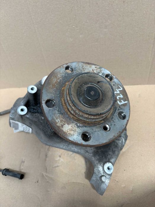 Преден Ляв Шенкел С Лагер За БМВ 1 Ф20 Ф21 2 Ф22 Ф23 BMW 1er F20 F21 2er F22 F23