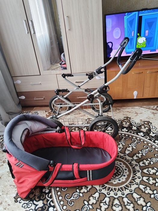 Детская коляска для девочки и для мальчика