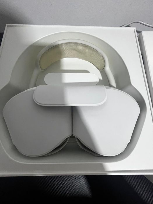 Срочно продам Apple Air MAX