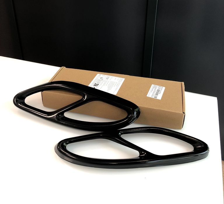 Стикери Двойни Накрайници Mercedes A C E GLC GLE CLS - Черен Гланц