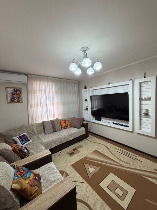 Продам чиланзар 25. Трёх комнатная.  Балкон 2*6