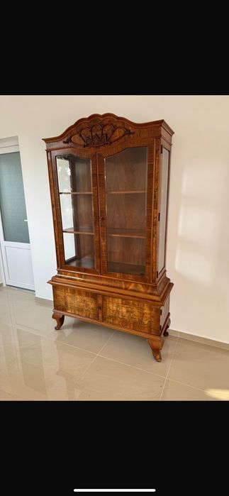 Vitrina Antica deosebita