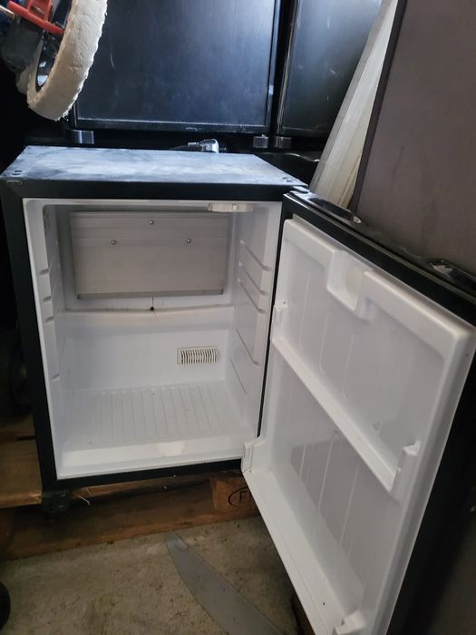 Frigider mic gen ptr hotel Barzesti • OLX.ro