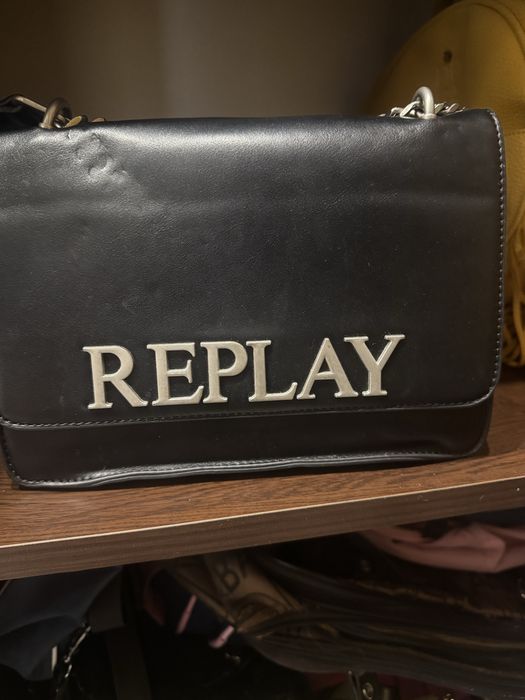 Pinko, patrizia pepe, replay, furla