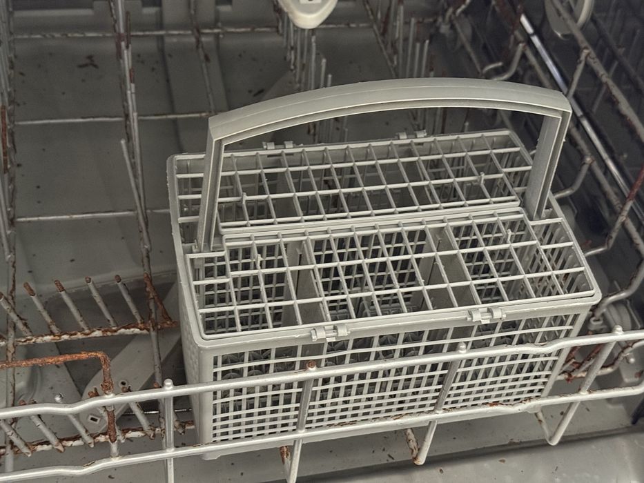 Продам посудомоечную машину