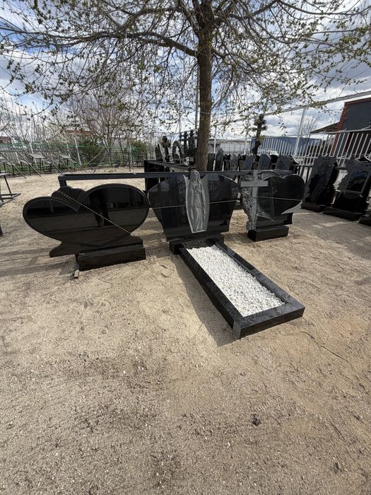 Памятник Установка мазарных плит