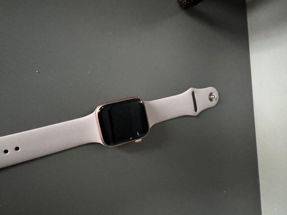 Aplle watch SE 44мм