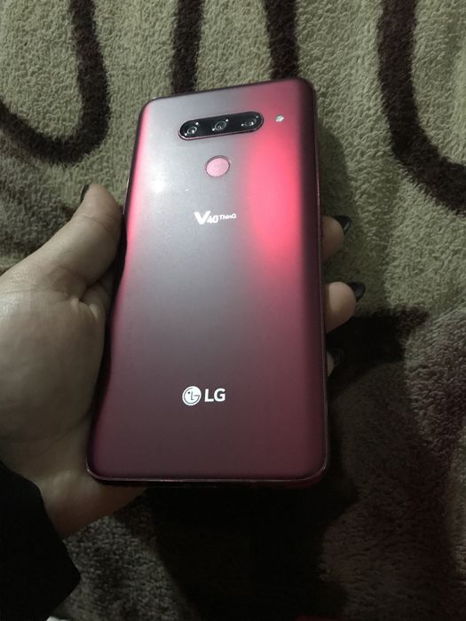 Корейский LG v40 ThinQ 128