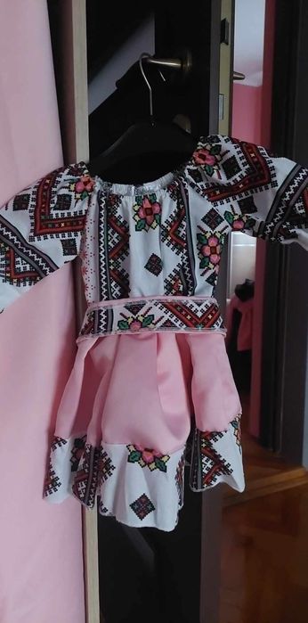 Vând rochii mama fica