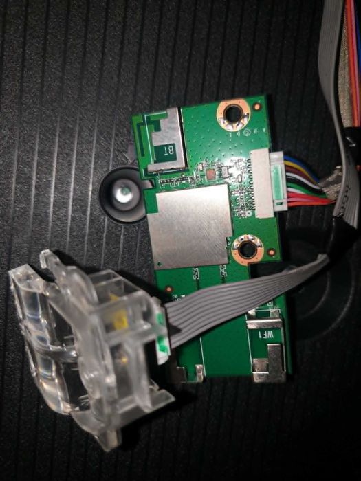 Vand componentele de la un televizor Hisense H55B7500