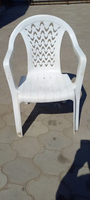 Продам стулья пластиковые