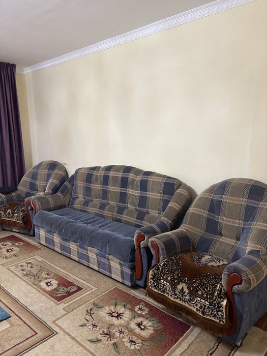 Продается диван с креслами