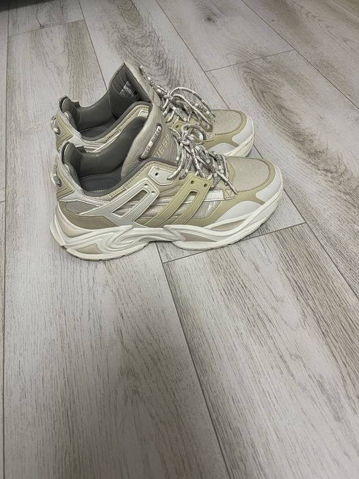 Adidasi Guess Belluna