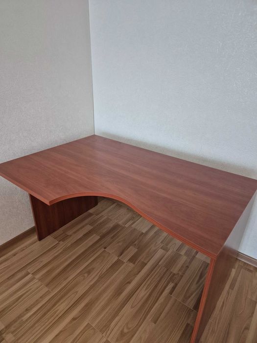 Стол письменный, большой