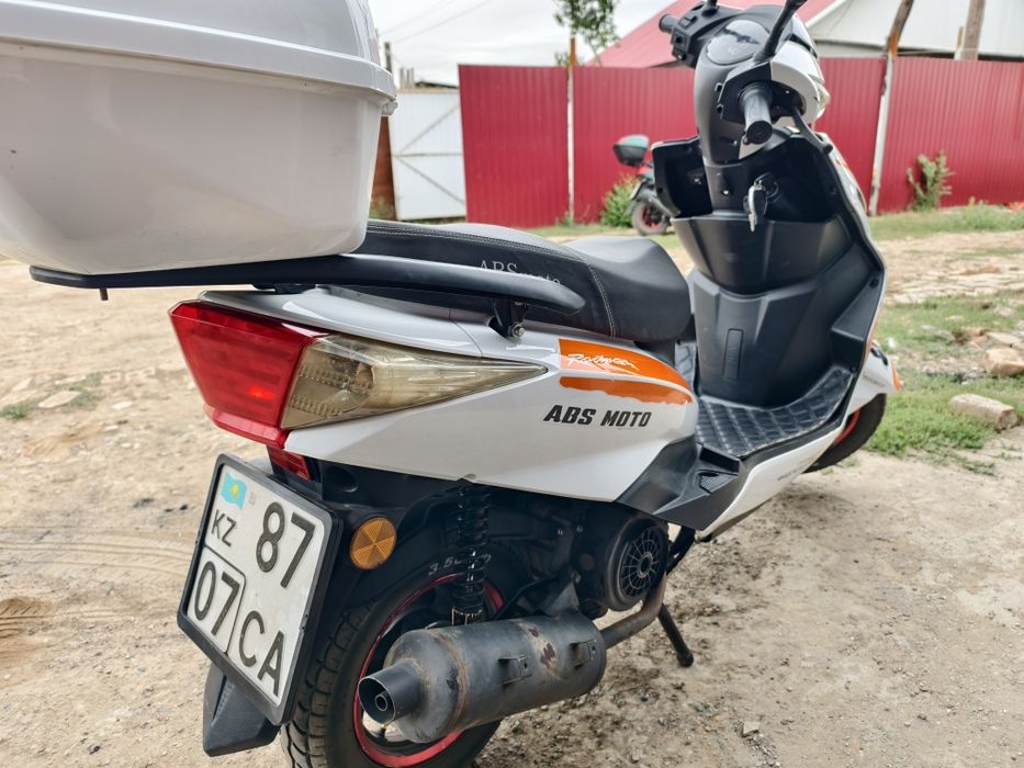 Скутер м8 2024 год