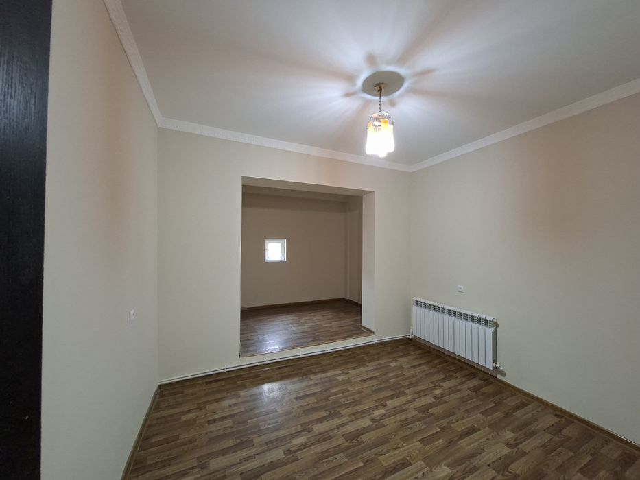 Урганч марказида зўдлик билан 2 хонали квартира сотилади