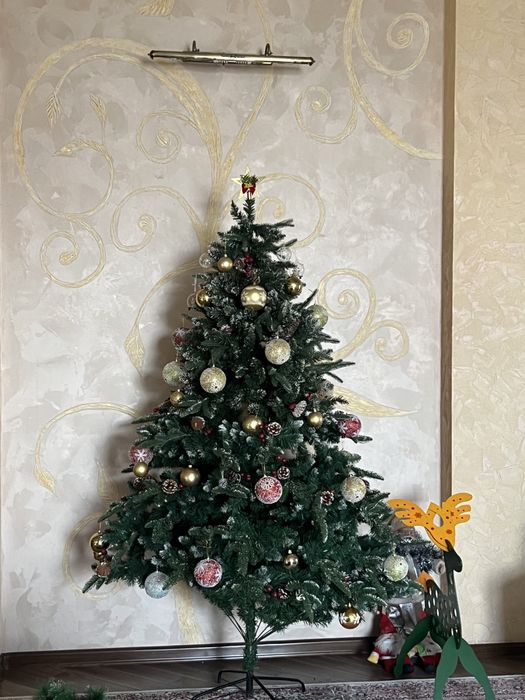 Продается елка в отличном состяние