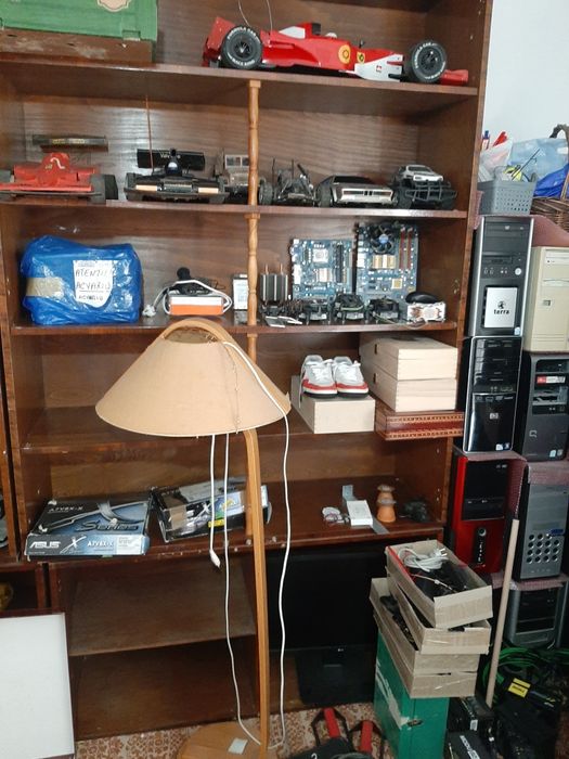 Electronice, calculatoare, componente, boxe, monitoare, amplificator..