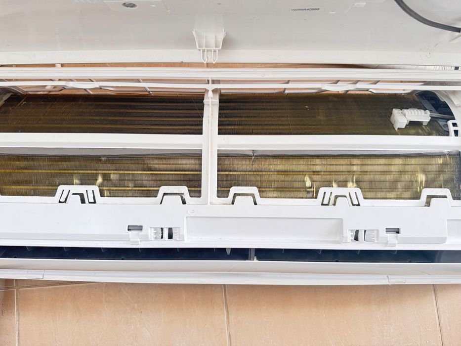 Продавам Климатик Auratsu (Midea) 12000BTU