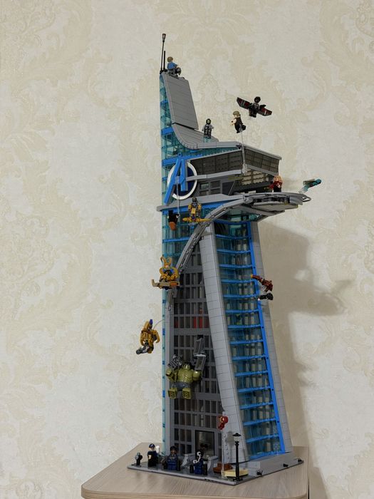 LEGO Marvel Avengers Tower.