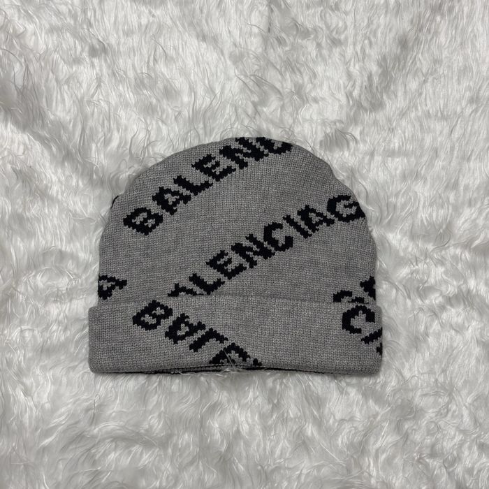 Caciula Balenciaga Gri