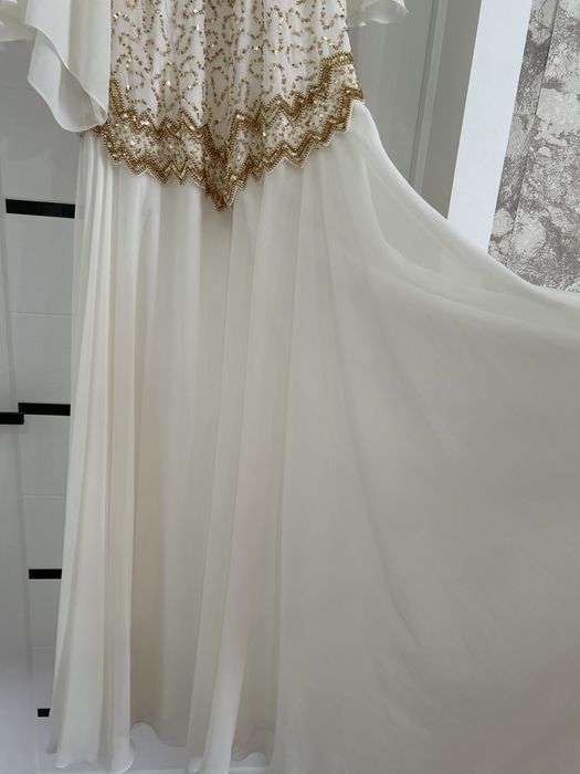 Продаю элегантное вечернее платье