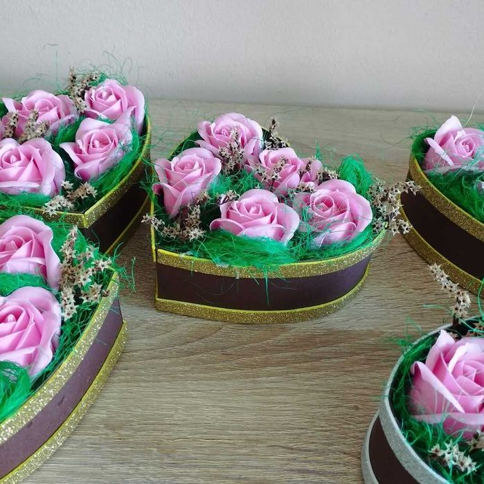 Ароматни сапунени рози в кутия