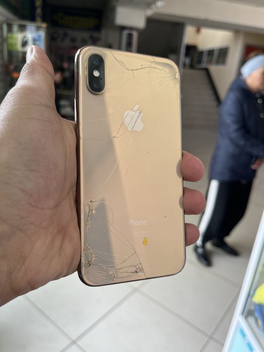 Iphone x 64 GB золотистый